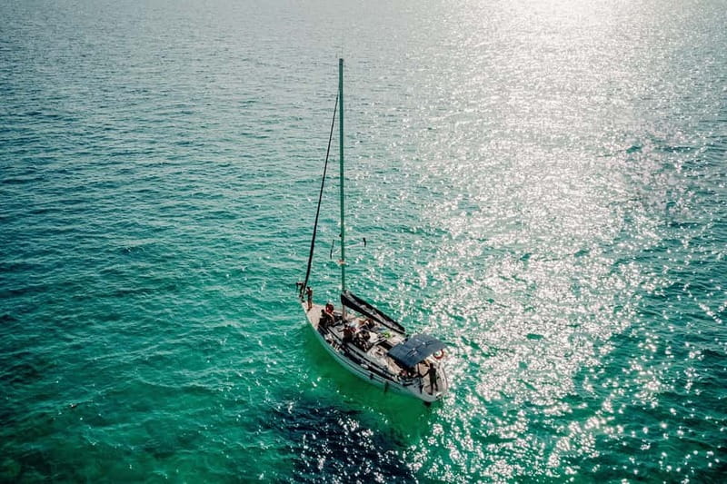 From can Pastilla : Sailing boat trip with Food & Drinks - Sailing back with room to stretch out