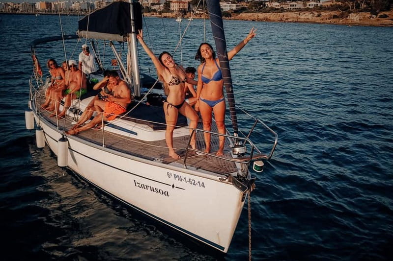 From can Pastilla : Sailing boat trip with Food & Drinks - The Spanish-only setup and crew style