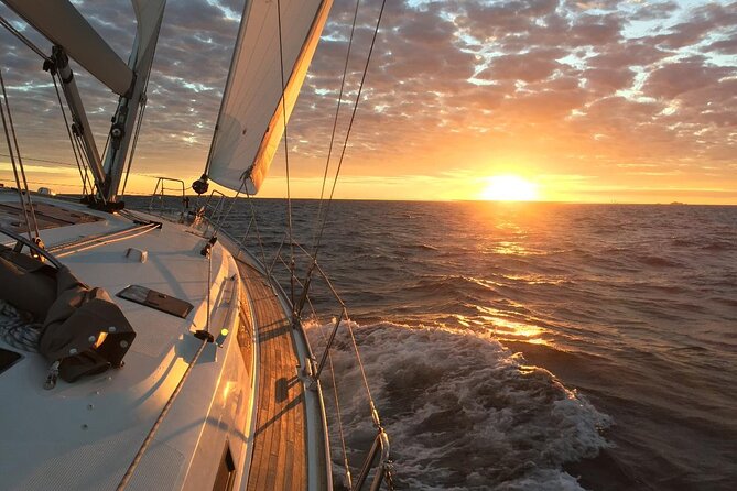 From Heraklion:Small group 5,5h Sunset Sailing trip to Dia Island - Setting out from Heraklion at 3:15 p.m.
