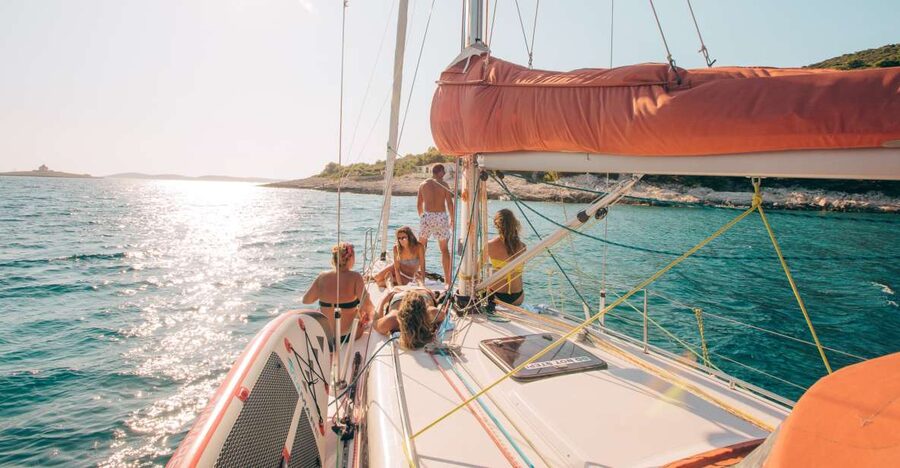 From Hvar: Pakleni Islands & Red Rocks Comfort Sailboat Tour - The first run toward Red Rocks