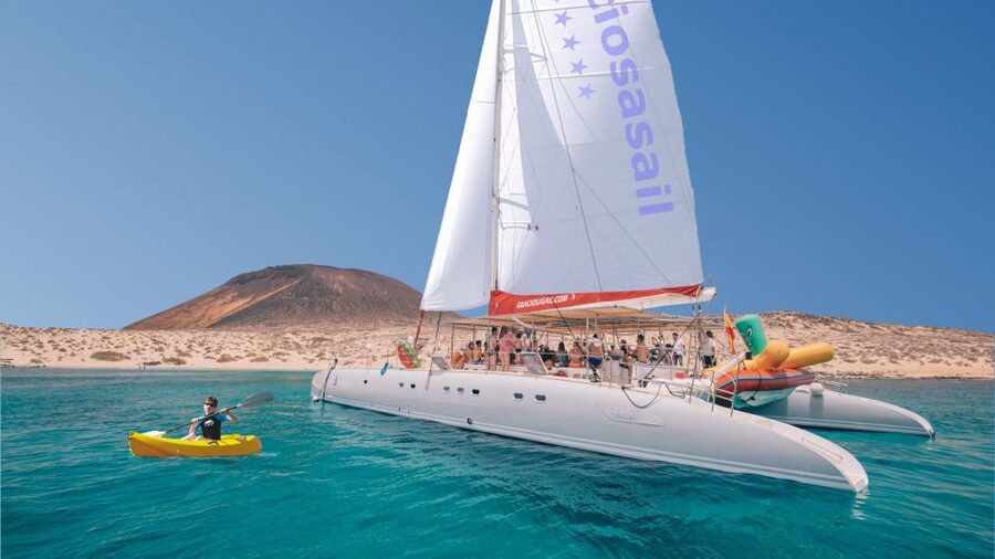 From Lanzarote: Sailing Day Trip Around La Graciosa - Why La Graciosa makes a fine day away from Lanzarote