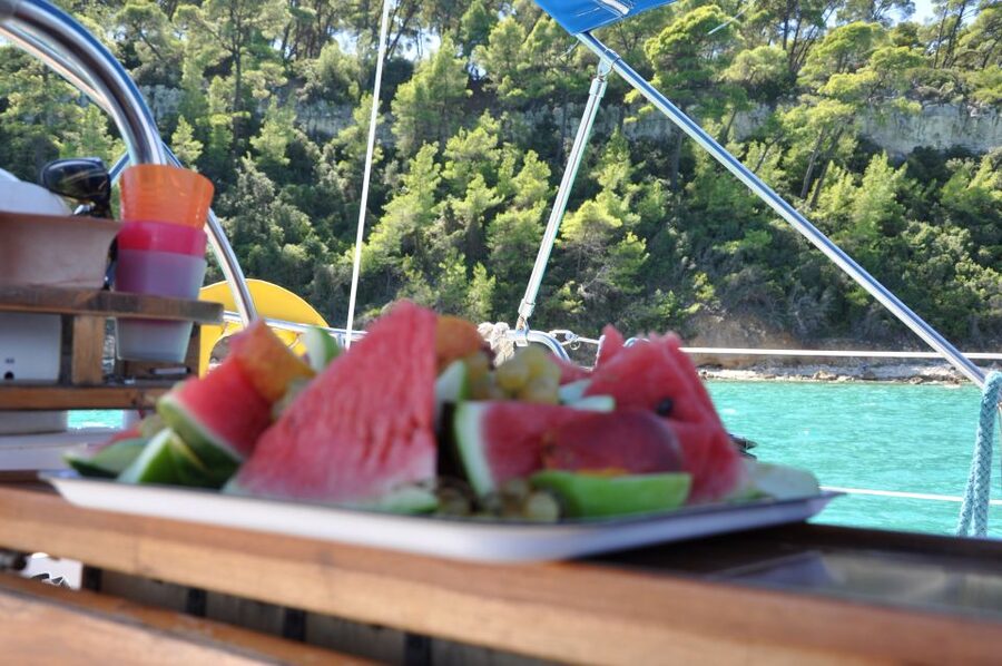 From Nea Fokea: Chalkidiki 6-Hour Cruise by Sailing Boat - Comfort, group size, and the captain
