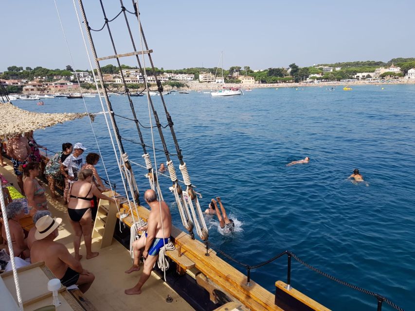 From Palamós: Southern Coast Sailing Tour - Finding the Äran at Palamós fishing port