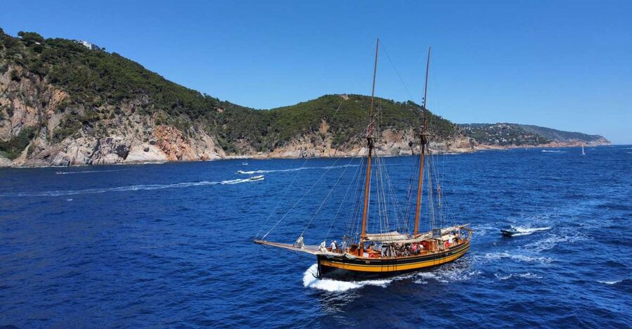From Palamós: Southern Coast Sailing Tour - The southbound route from Palamós