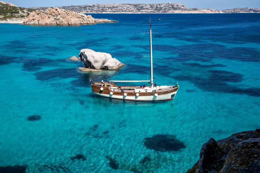 From Palau or La Maddalena: Archipelago Sailing Ship Tour - Crowding, comfort, and the best time to go