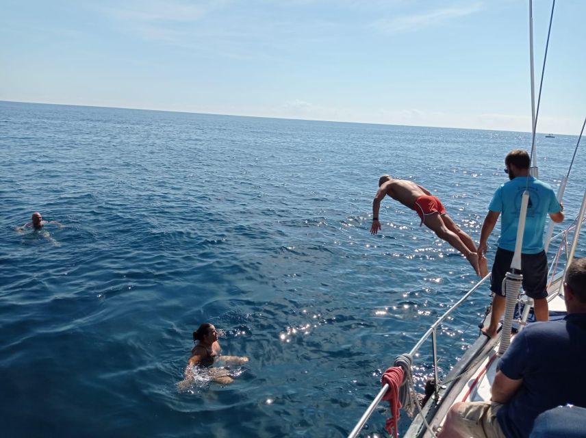 Fuengirola: Dolphin-Watching Sailing Tour with Drinks - Drinks, snacks, and the small-boat atmosphere