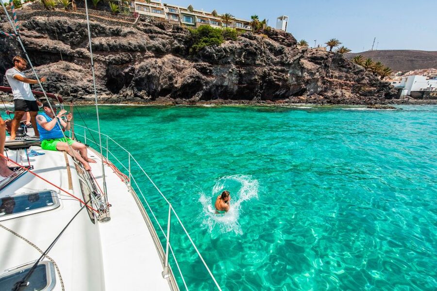 Fuerteventura: Sailing with Snorkeling and Dolphin Watching - Meeting the boat in Morro Jable