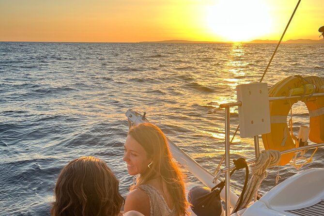 Full Day, Half Day, or Sunset Sailing Cruise with Tapas & Drinks - Why the small group changes the experience