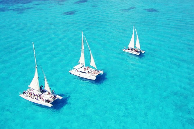 Full-Day Sailing Adventure to Isla Mujeres - The crossing to Isla Mujeres