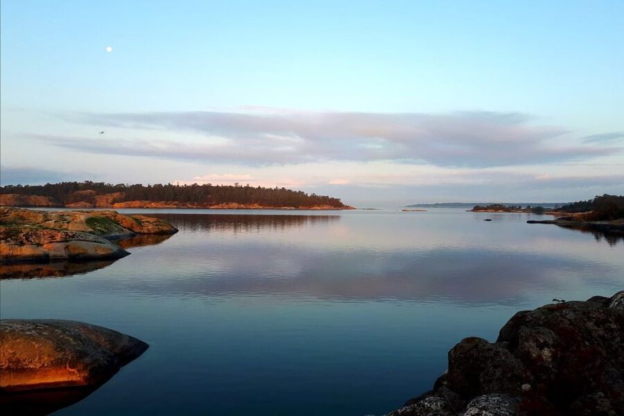 Full-Day Stockholm Archipelago Sailing Tour - Sailing the yacht with the captain