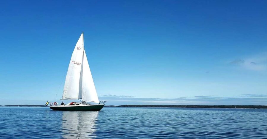 Full-Day Stockholm Archipelago Sailing Tour - Islands, rock, and Swedish stories