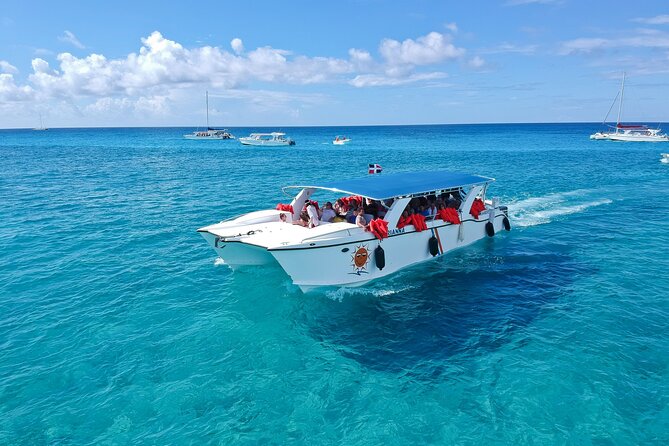Full-Day Tour to Saona Island Sailing with Lunch and Beverages - Catamaran return with music and drinks