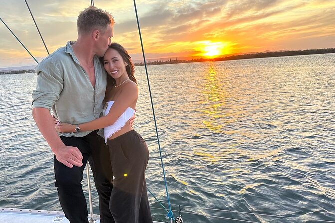 Gold Coast 2 Hr Sunset Private Sailing Charter with Drinks & Food - Cruising the Gold Coast Broadwater