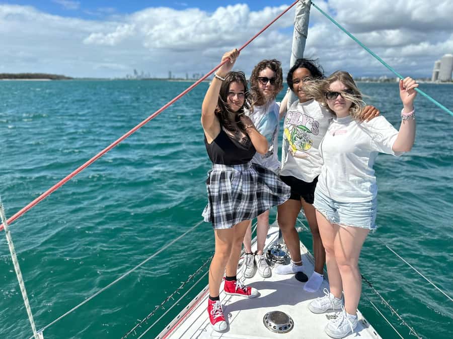 Gold Coast: Midday Sailing Cruise incl food & drinks - The snack plate and included drinks