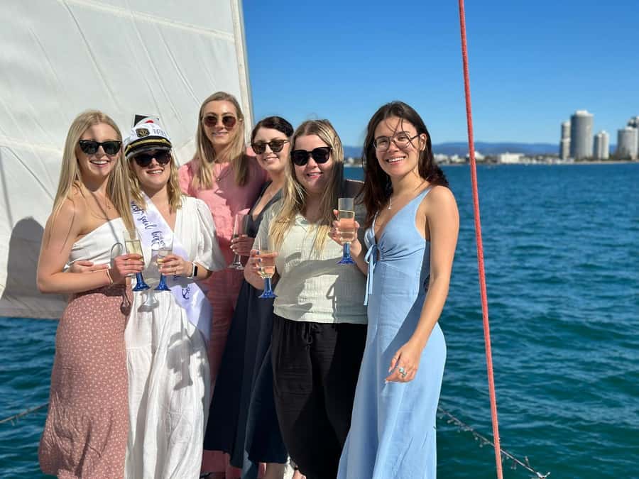 Gold Coast Private Lunch Sailing Charter for up to 10 guests - Practical details that affect your afternoon