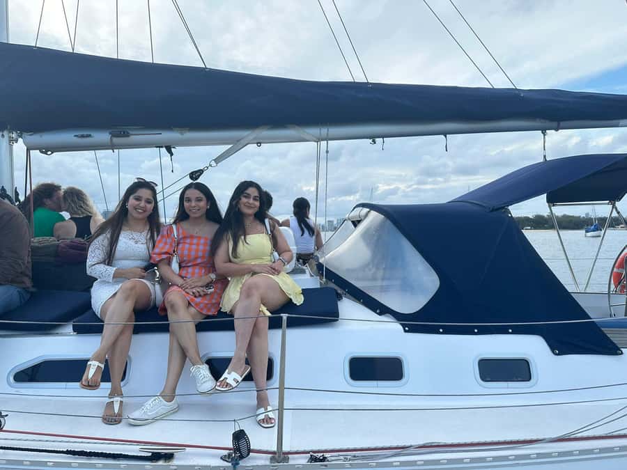 Gold Coast Private Sunset Sailing Charter w/ dinner & drinks - Who should book this sailing experience?