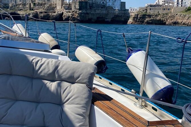 Group tour by sailing boat in Polignano a Mare - Sailing With the Wind, Not Against It