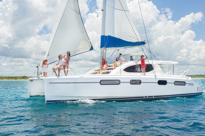 Half-Day Luxury Sailing Experience in Tulum with Open Bar - Lunch, drinks, and the meaning of luxury