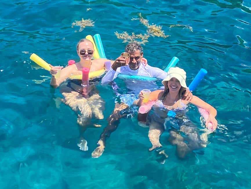 Half Day Sail and Snorkel - Setting sail from Port Zante on Swaliga