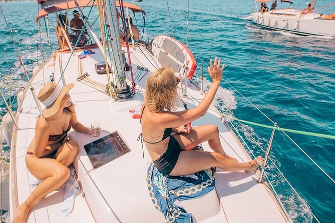 Half Day Sailing on a comfort yacht around Hvar and Pakleni islands- small group - Sailing toward the Pakleni Islands