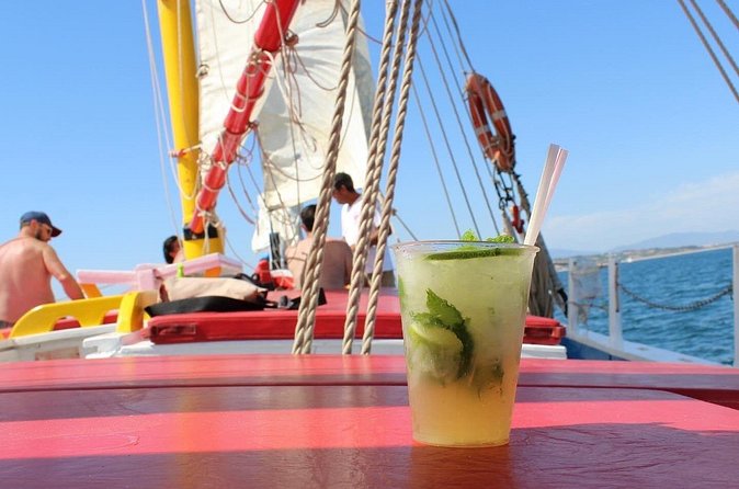Half-Day Sailing Tour in Baia de Lagos with Lunch - Crew service and the feel onboard