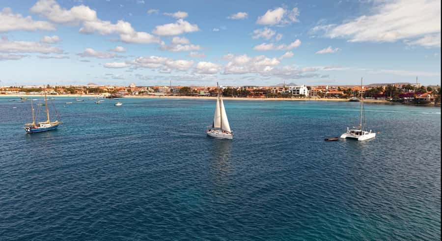 Half-Day Sailing Yacht Adventure in Sal Island - 3 hours - Group size and the small-boat advantage