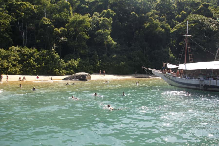 Half-Day Schooner Cruise and Snorkeling in Paraty Bay - Onboard Setup, Safety, and Comfort