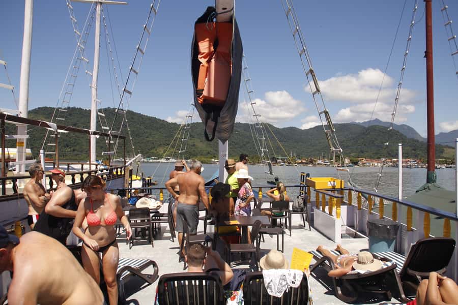 Half-Day Schooner Cruise and Snorkeling in Paraty Bay - Blue Lagoon, Lunch and a Swim