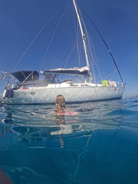 Half Day tour Alghero - 15 m Sailing boat - The Capo Galera stop and two chances to swim