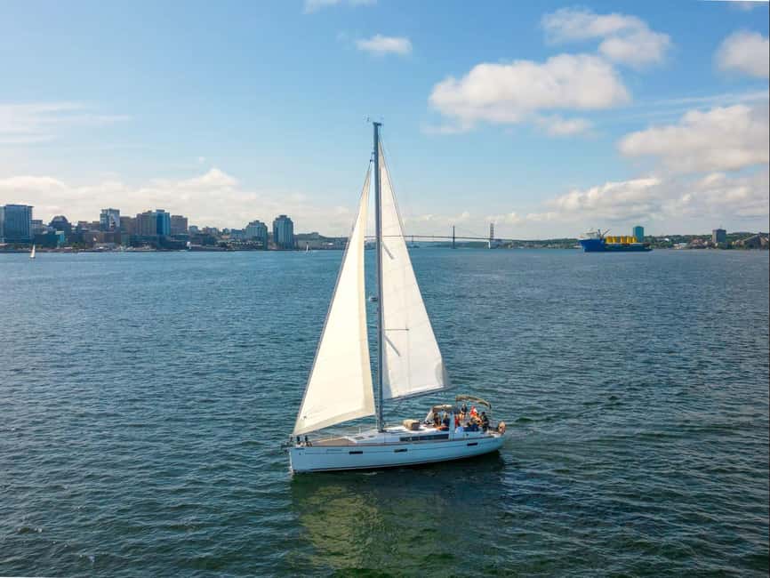 Halifax: Signature Adventure Sail - The first minutes: getting comfortable under sail