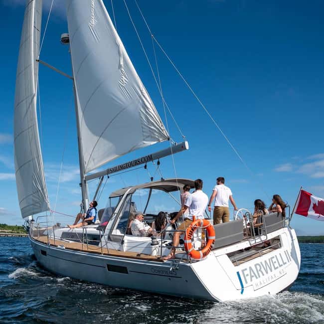 Halifax: Summer Breeze Sailing Tour with Cocktail - Two hours of fresh air and city views