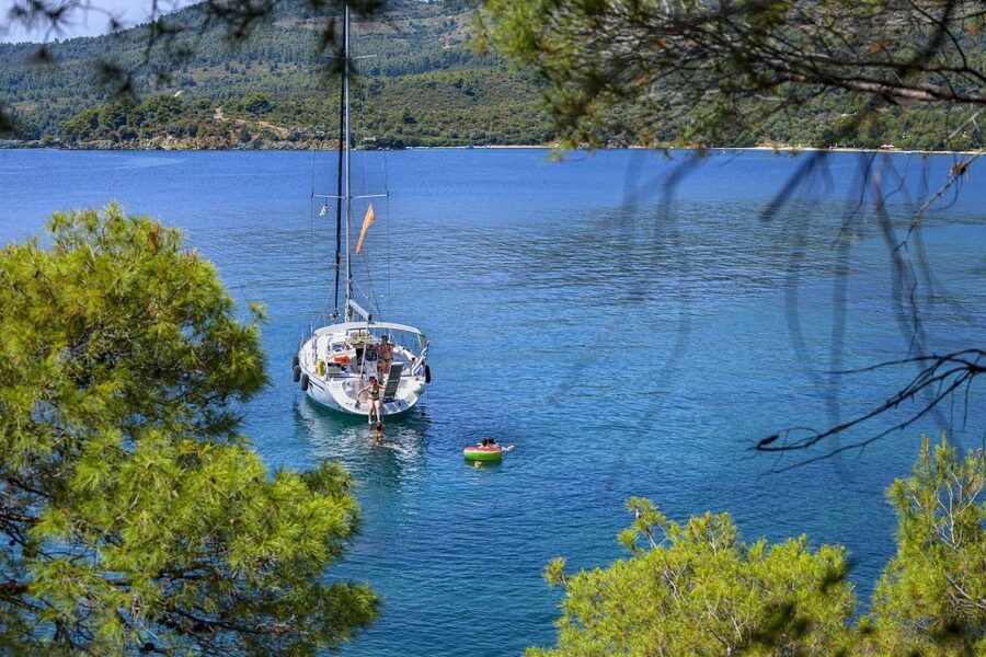 Halkidiki: Private Sailing Yacht Cruise Swim in Blue Waters - Swimming, snorkeling, and the SUP