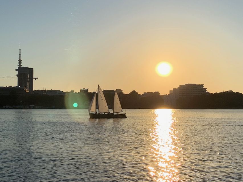 Hamburg: Alster River Sailboat Tour with Sundowner - Why the Outer Alster is a fine place for a sunset sail