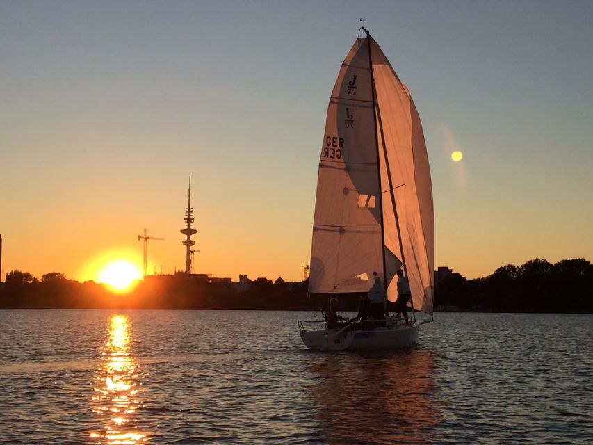 Hamburg: Alster River Sailboat Tour with Sundowner - Boarding the wooden cutters, Große Freiheit and Hans Albers