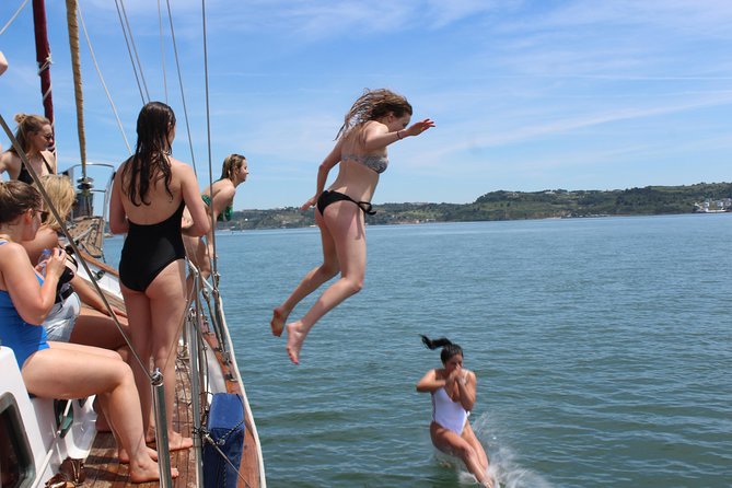 Hen Party in Lisbon on a vintage Sailboat - Setting off from Belém Dock