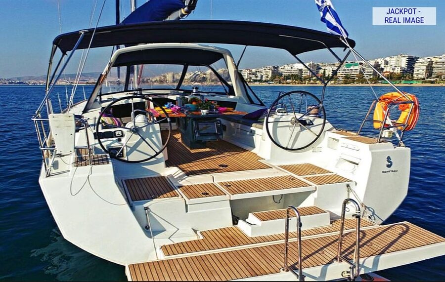 Heraklion: Dia Island Luxury Sailing Trip with Meal & Drinks - Morning or sunset: which departure works better?
