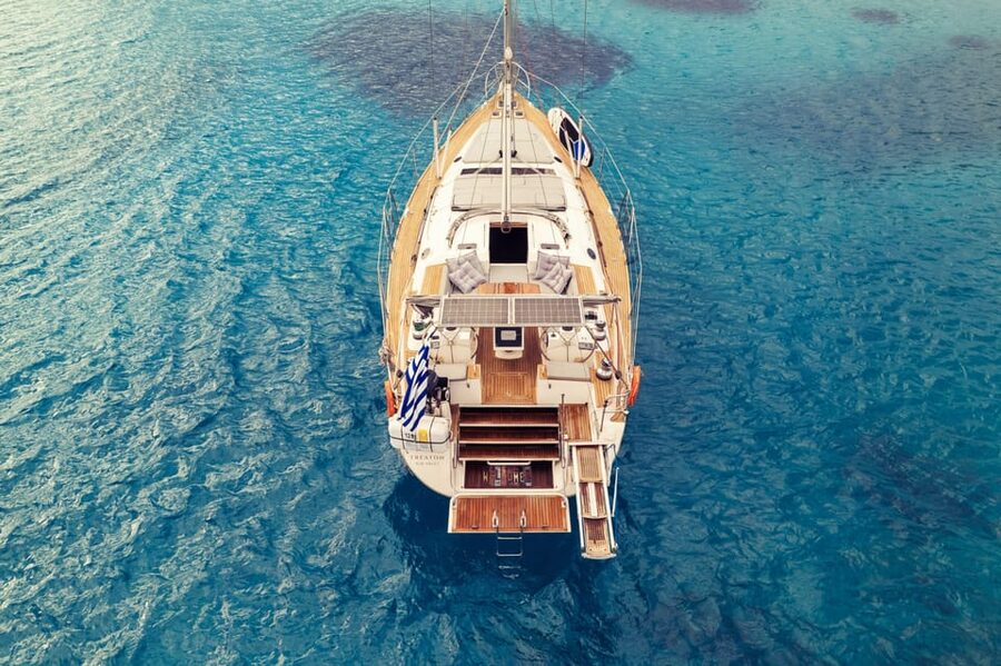 Heraklion: Dia Island Luxury Sailing Trip with Meal & Drinks - Crew, service, and the feel onboard