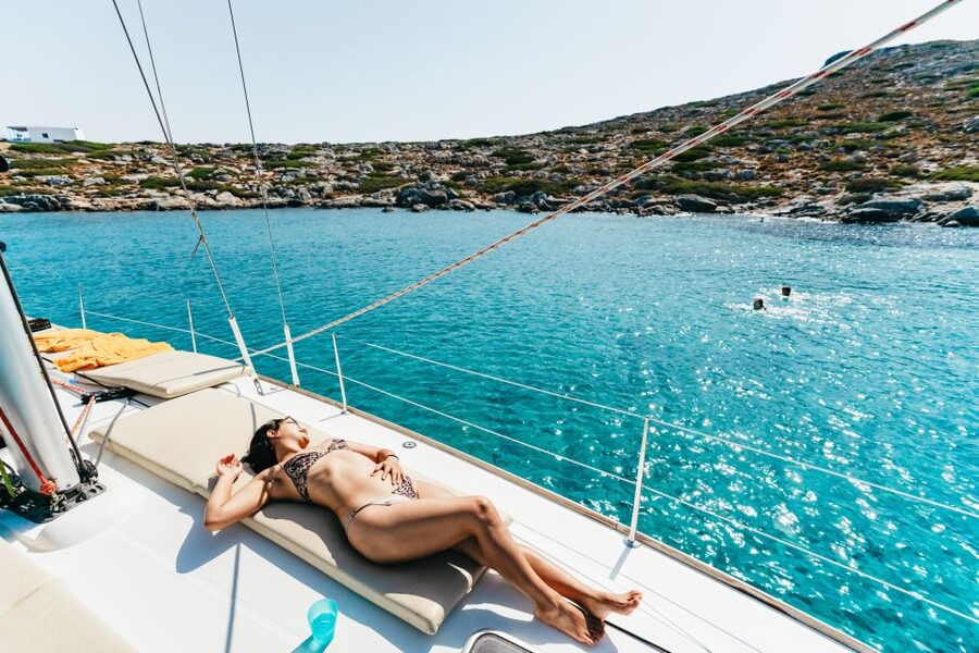 Heraklion: Sailboat Cruise to Dia Island with Drinks & Lunch - Crew service and the feel aboard the yacht