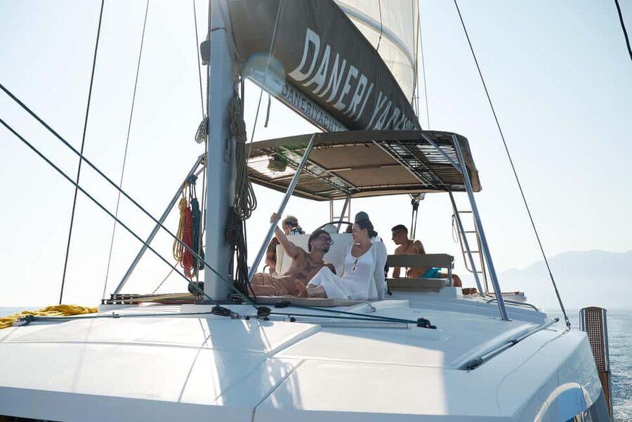 Hersonissos: Catamaran Sailing Trip to Dia Island with Lunch - How the price compares with the experience