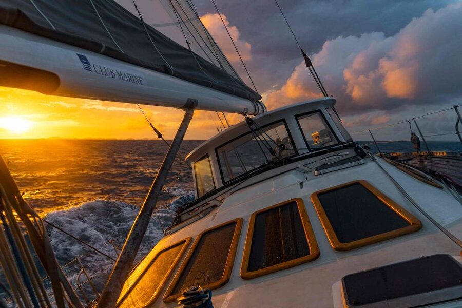 Hobart: Luxury Yacht Scenic Sailing Tour with Snacks - When the yacht heels, the trip comes alive