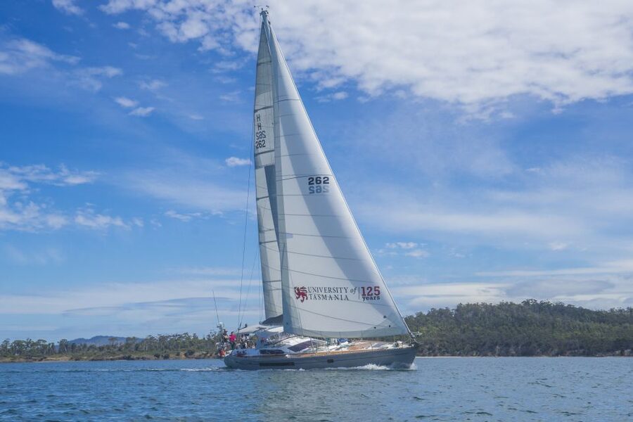 Hobart: Luxury Yacht Scenic Sailing Tour with Snacks - Scones, cheese, coffee, and Tasmanian drinks