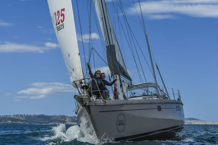Hobart: Luxury Yacht Scenic Sailing Tour with Snacks - The crew makes the difference