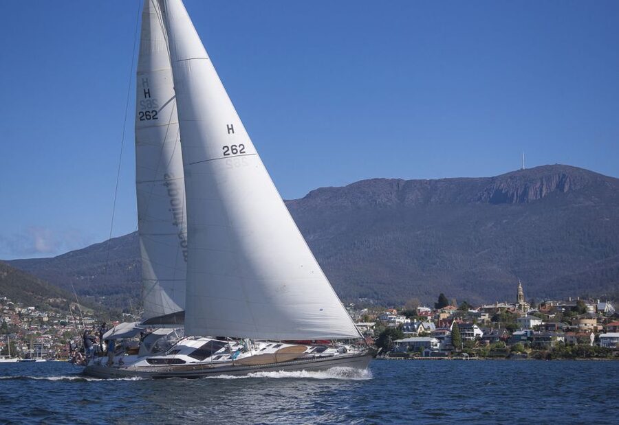 Hobart: Luxury Yacht Scenic Sailing Tour with Snacks - Morning or afternoon sailing?