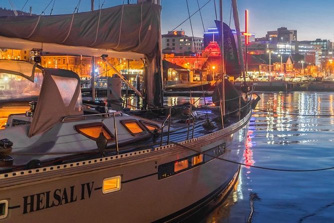 Hobart Sailing Experience - Hobart, Mt Wellington, and the river scenery