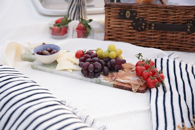 Hot Air Ballooning and Sailing Adventure Tour from Barcelona - Who will enjoy this day most?