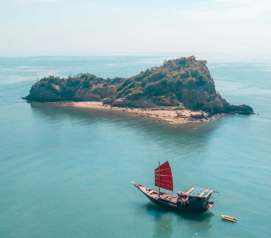 Hua Hin: Full-Day Trip to Sam Roi Yot by Sail Boat - Dolphin Bay: swimming, paddling, and pirate antics