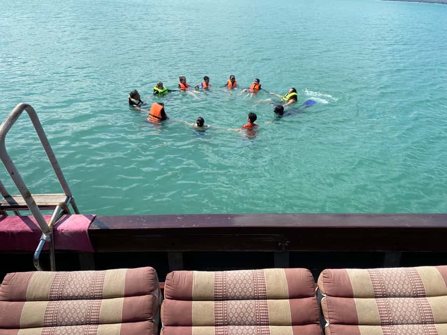 Hua Hin: Siamtara Sunset Sailing Dinner Cruise with Pickup - Thai Food as the Sky Turns Orange