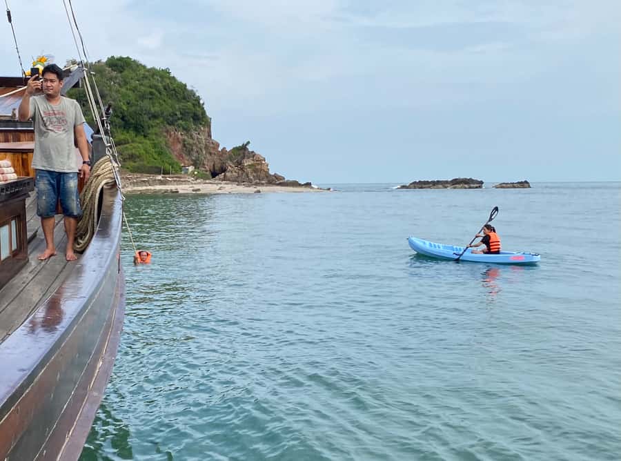 Hua Hin: Siamtara Sunset Sailing Dinner Cruise with Pickup - Booking Tips for a Smoother Evening