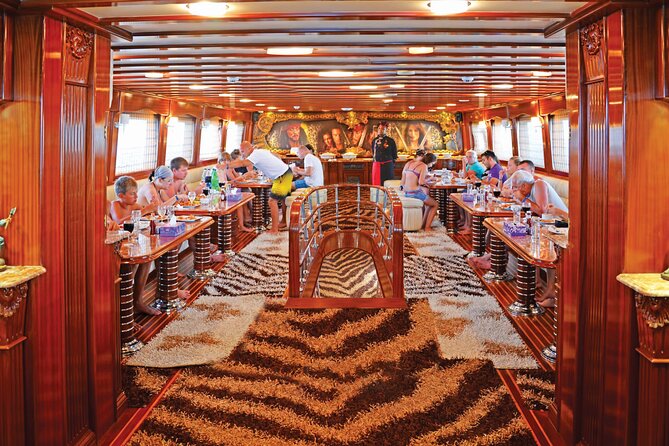 Hurghada Pirates sailing boat to Orange bay & Buffet Lunch - How the price compares with the experience