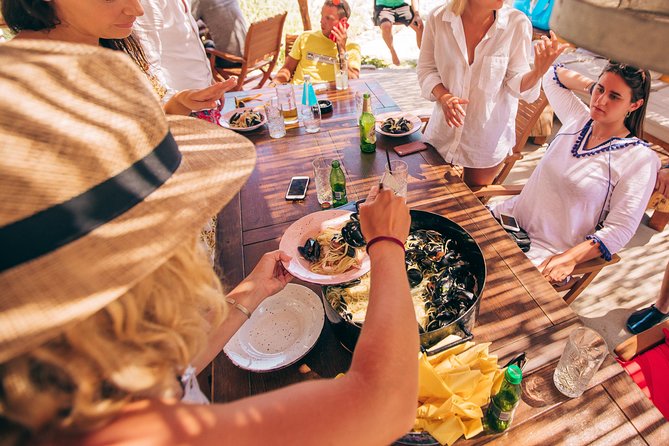 Hvar - Full Day Sail on a yacht - friendly skipper- small group - lunch optional - What the day on the yacht is really like